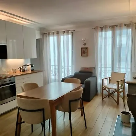 Lägenhet 9e, Rue Des Martyrs, Calme & Lumineux Paris